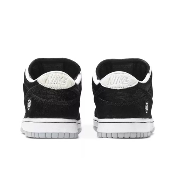 Size 11 - Nike SB Dunk Low "Medicom Toy” with Original Box - Picture 3 of 11